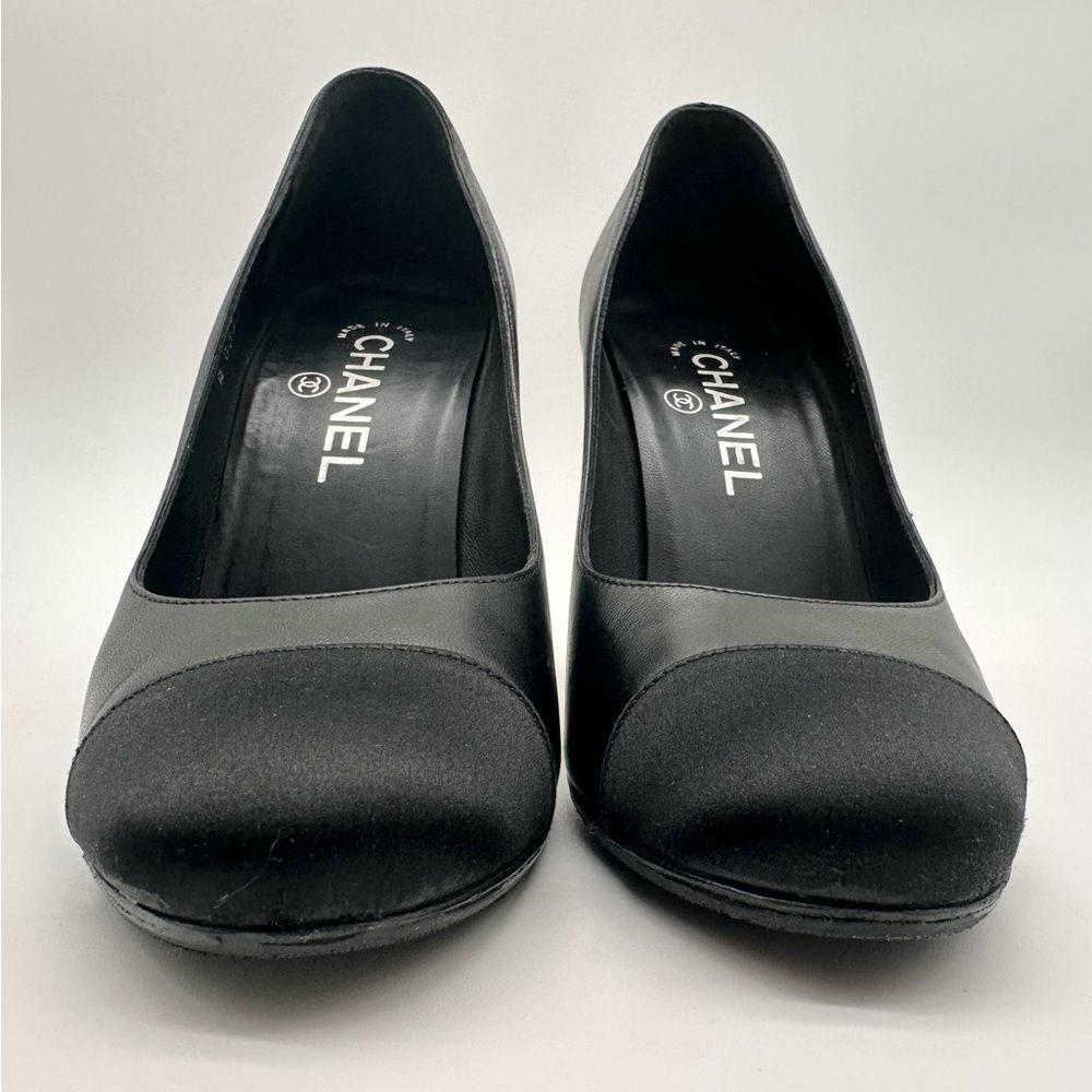 Chanel Collection Black Leather Satin Cap Toe Metal Ruler Heels Pumps EU37.5 US7 - Picture 3 of 12